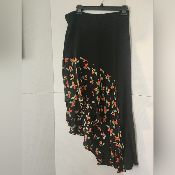 H&M Dresses & Skirts - H&M Asymmetrical Skirt Women's Size 12 Black & Flower Print High Low Maxi NWT
